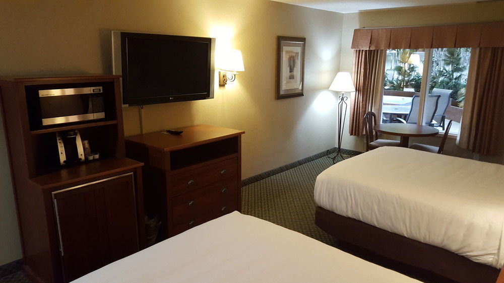 C'mon Inn&Suites Fargo Extérieur photo