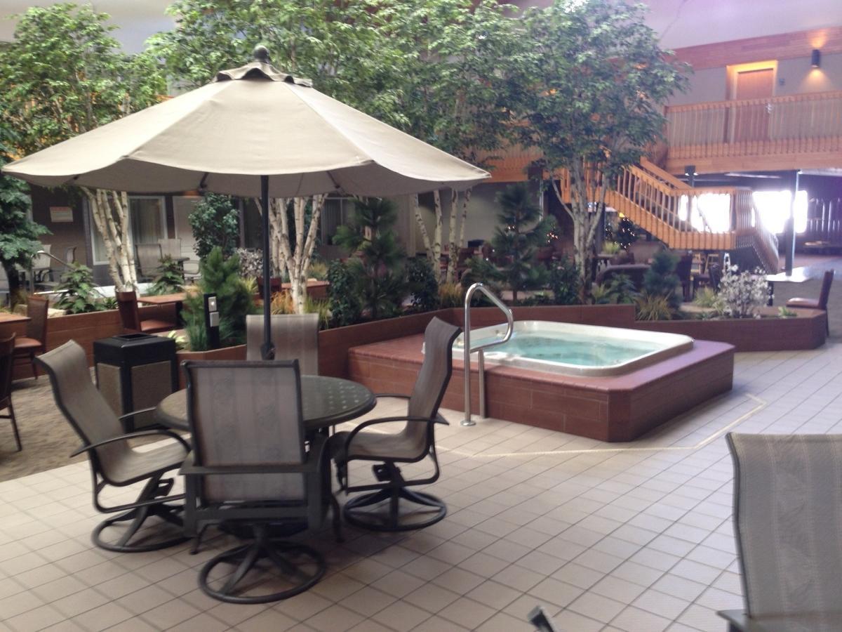 C'mon Inn&Suites Fargo Extérieur photo