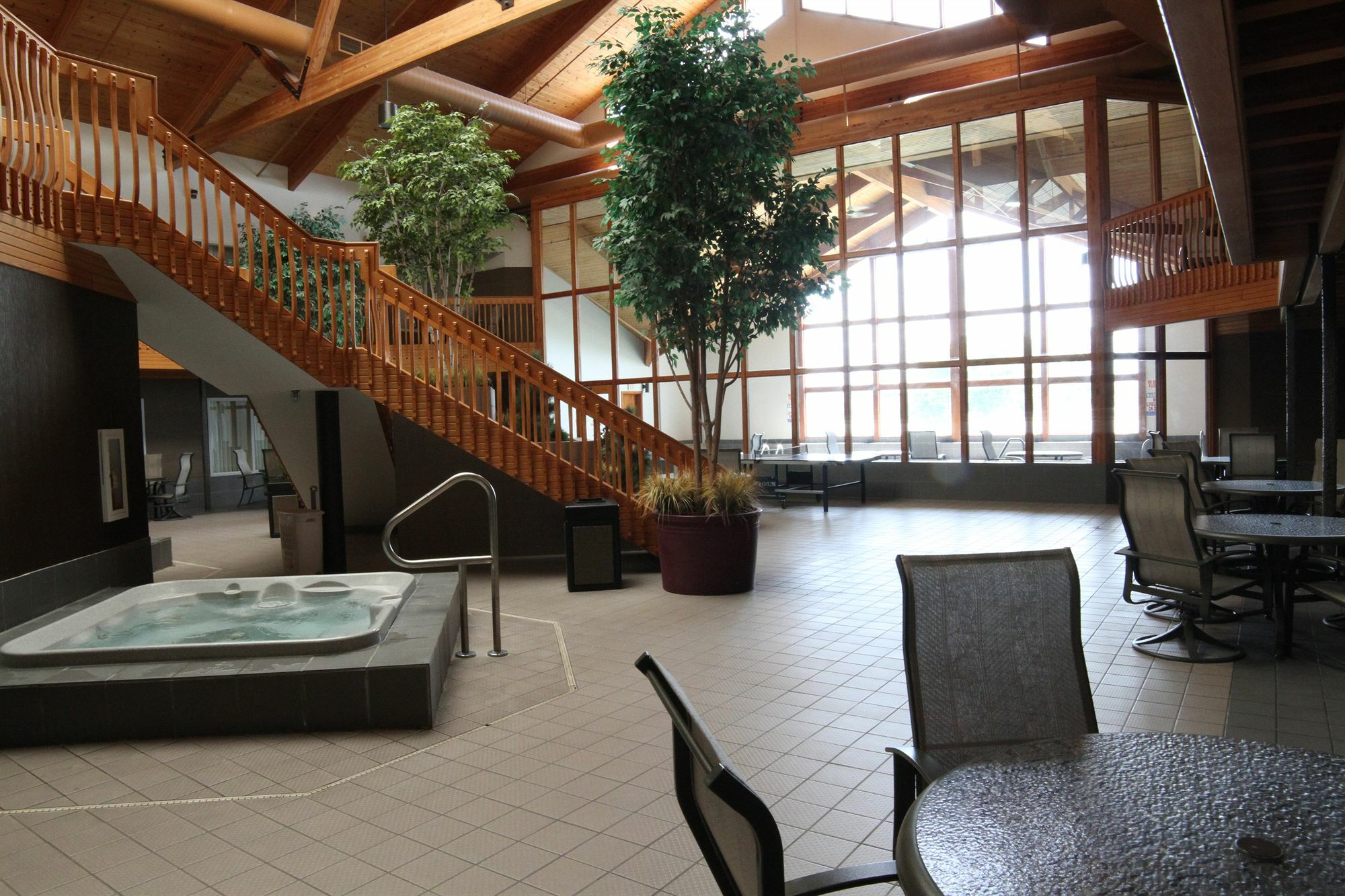 C'mon Inn&Suites Fargo Extérieur photo